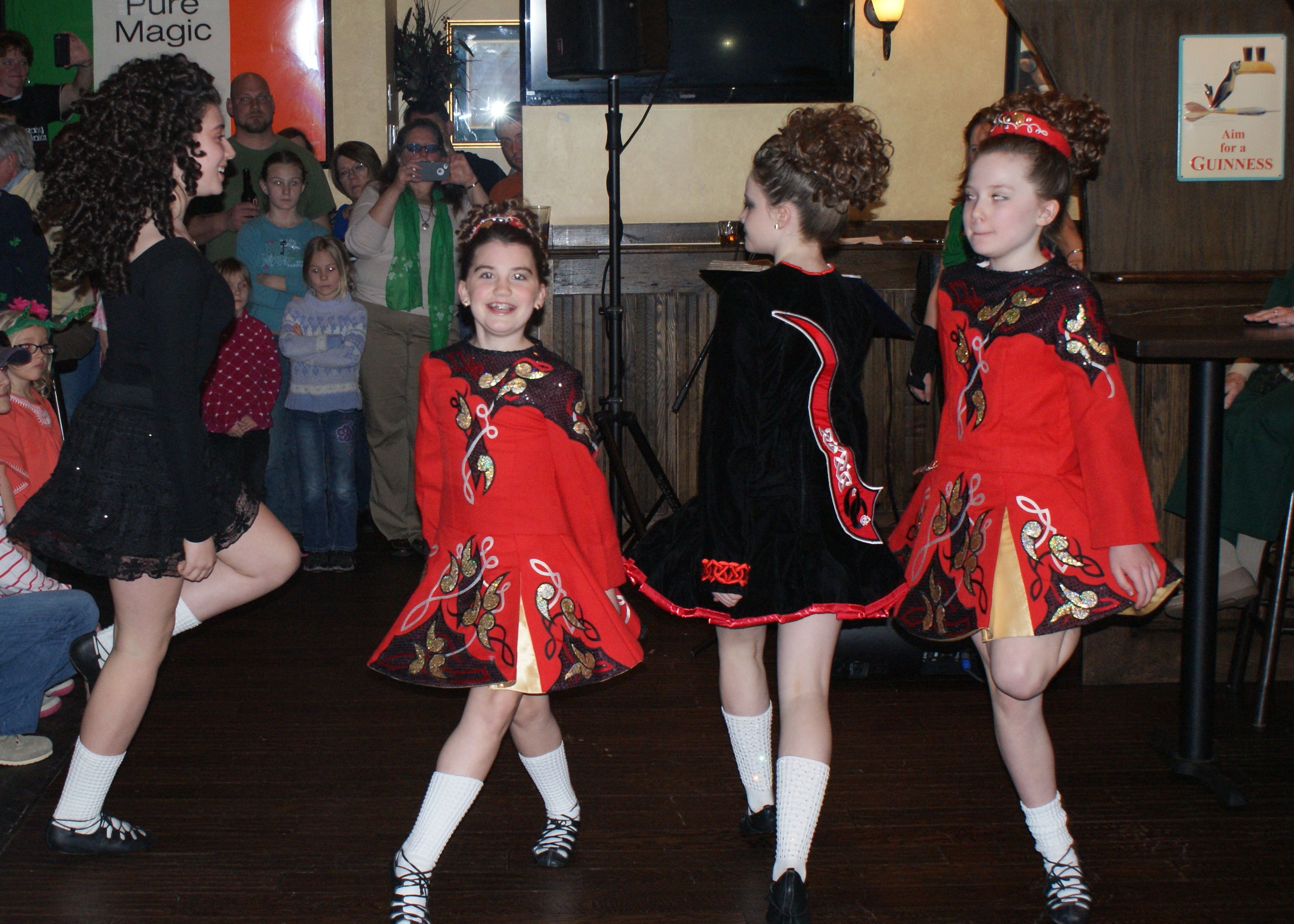 Girls Dance lores